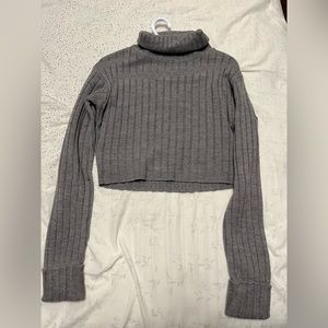 Grey cropped turtle neck sweater